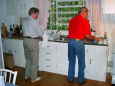 Horst und Armando beim Küchendienst