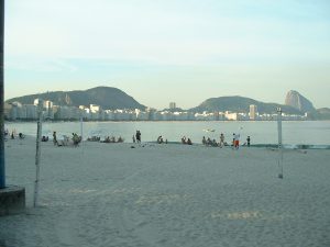 Brasilien Am Strand von Copacabana