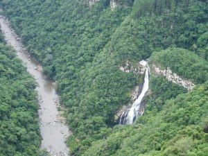 Brasilien Der erste Wasserfall