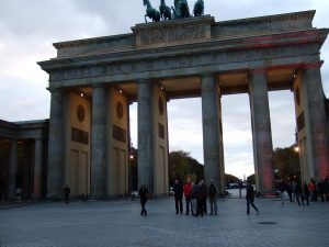 MEN DRUP vor dem Brandenburger Tor