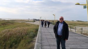 Ulli auf dem Weg zum Strand