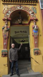 Unser Präsident an der Alten Apotheke