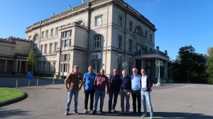 MEN DRUP vor Villa Hügel