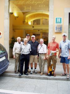 MEN DRUP vor dem Hotel in Barcelona